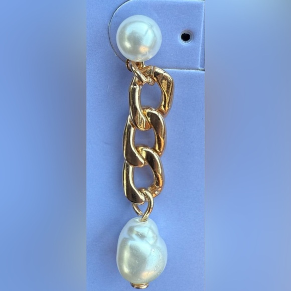 Claire’s Pearl & Gold-tone Cuban Chain 2” Drop Stud Pierced Earrings - Picture 5 of 7